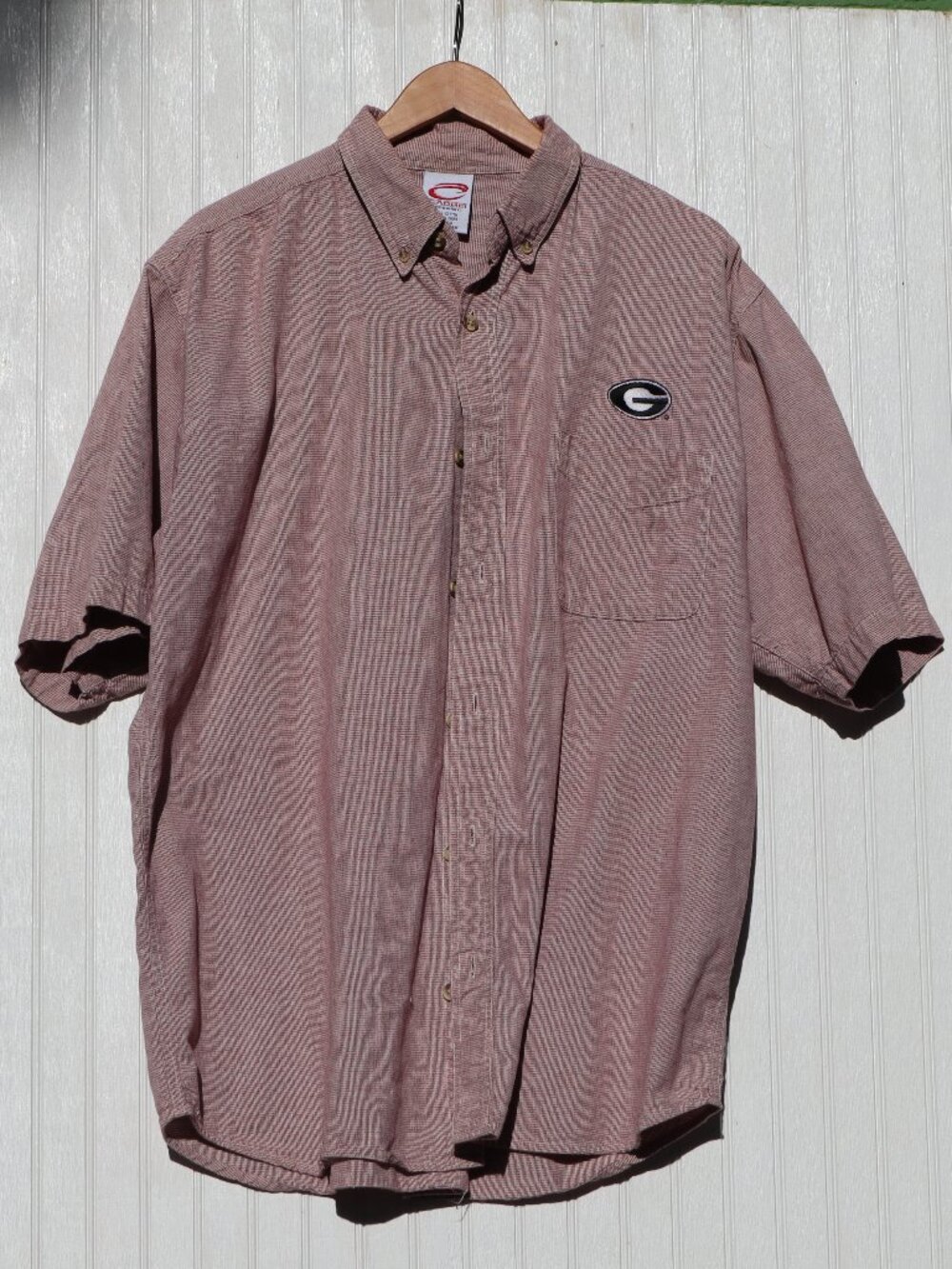 Mens XL Red and White threaded fabric with Georgia Bulldogs Logo